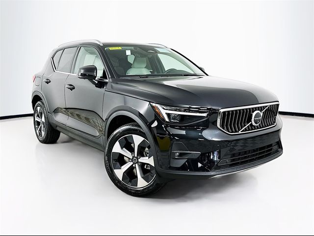 2025 Volvo XC40 Plus Bright Theme