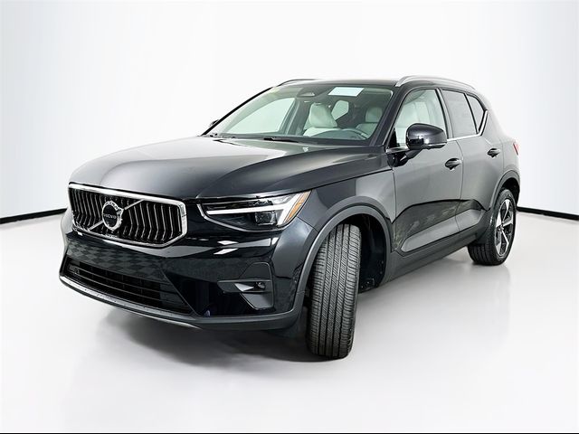 2025 Volvo XC40 Plus Bright Theme