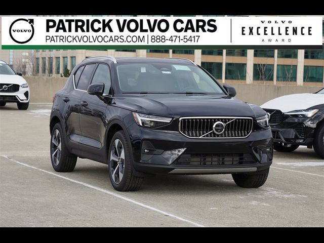 2025 Volvo XC40 Plus Bright Theme