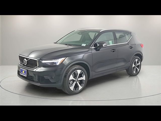 2025 Volvo XC40 Plus Bright Theme