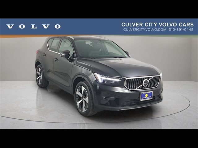 2025 Volvo XC40 Plus Bright Theme