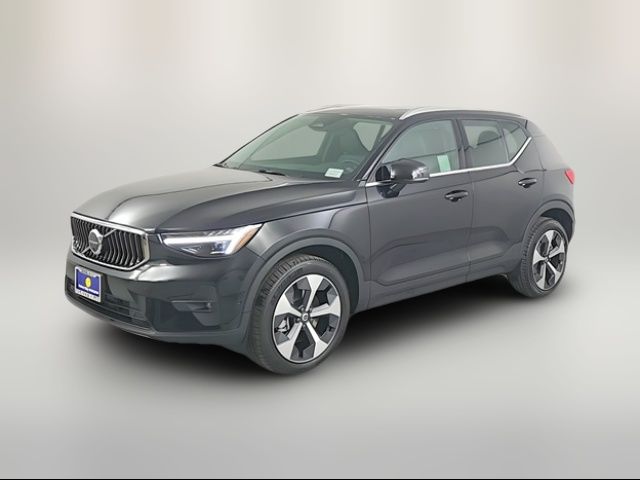 2025 Volvo XC40 Plus Bright Theme