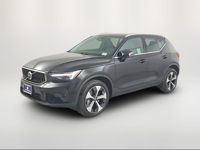 2025 Volvo XC40 Plus Bright Theme