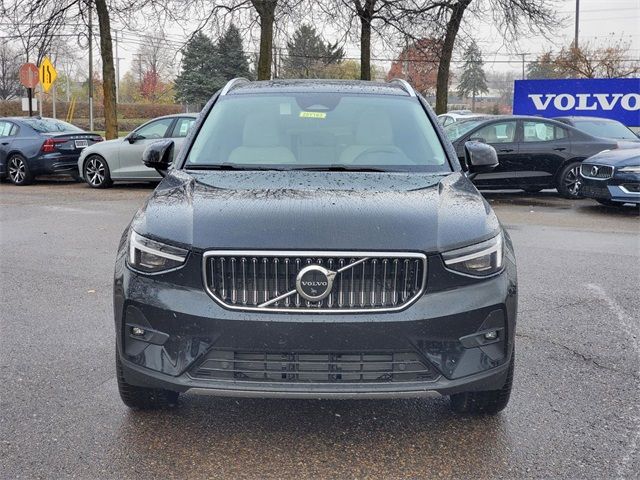 2025 Volvo XC40 Plus Bright Theme