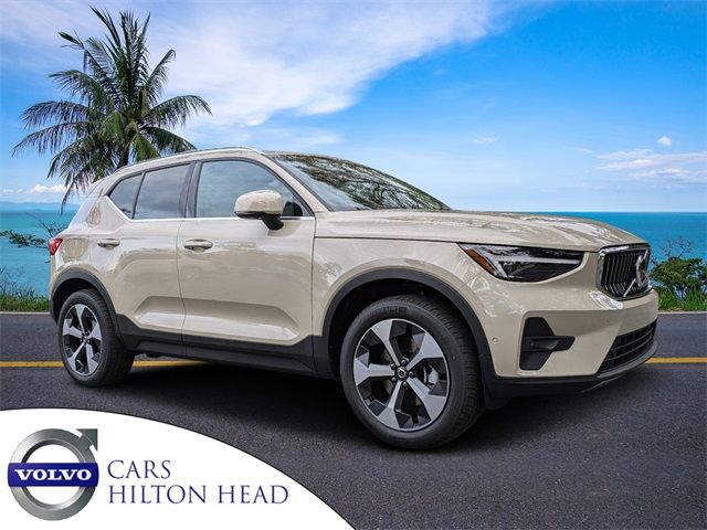 2025 Volvo XC40 Plus Bright Theme