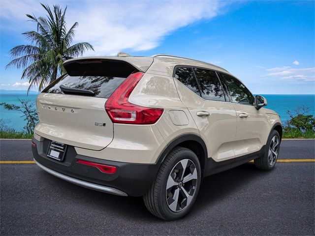 2025 Volvo XC40 Plus Bright Theme