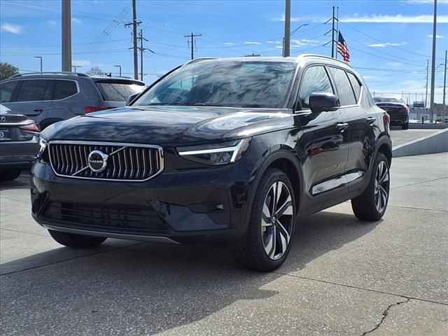 2025 Volvo XC40 Plus Bright Theme