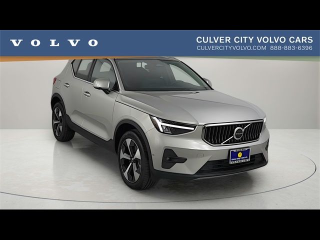 2025 Volvo XC40 Plus Bright Theme