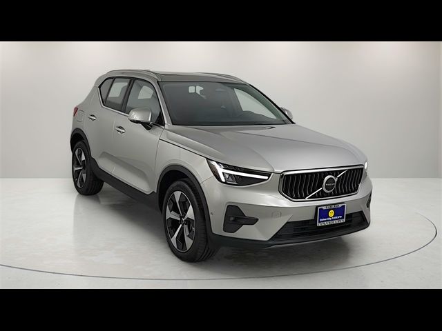 2025 Volvo XC40 Plus Bright Theme