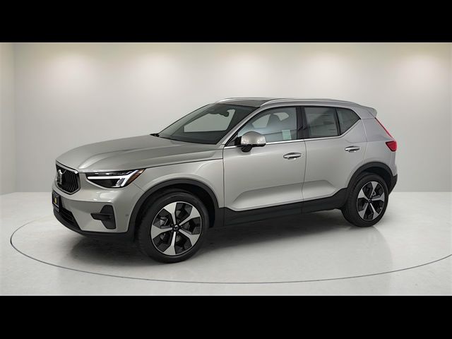 2025 Volvo XC40 Plus Bright Theme