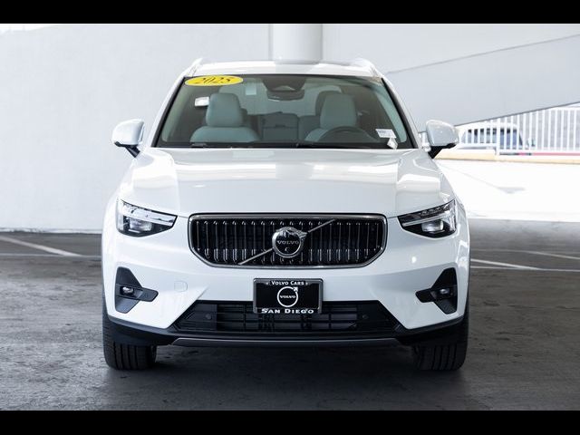 2025 Volvo XC40 Plus Bright Theme