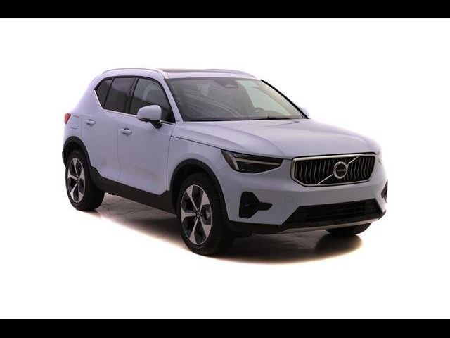 2025 Volvo XC40 Plus Bright Theme