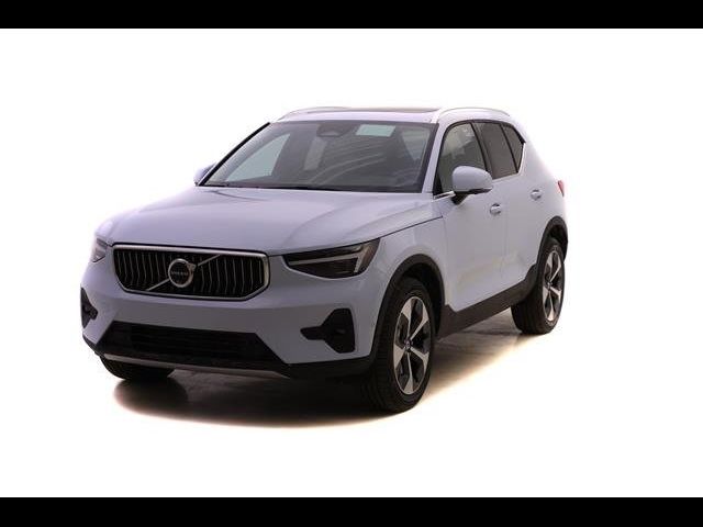 2025 Volvo XC40 Plus Bright Theme