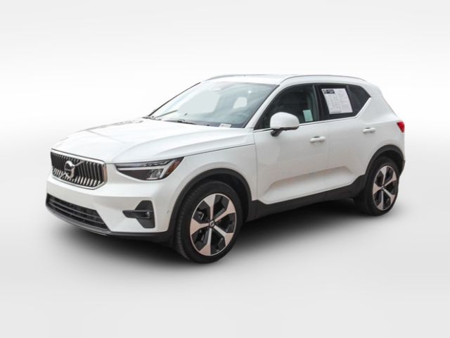 2025 Volvo XC40 Plus Bright Theme
