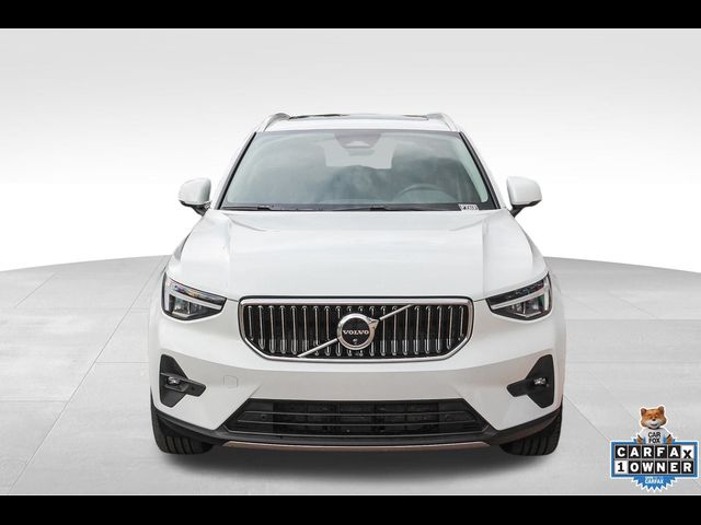 2025 Volvo XC40 Plus Bright Theme