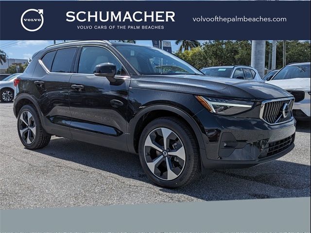 2025 Volvo XC40 Plus Bright Theme