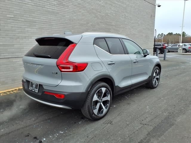 2025 Volvo XC40 Plus Bright Theme