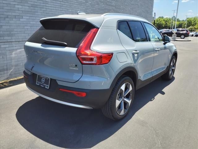 2025 Volvo XC40 Plus Bright Theme