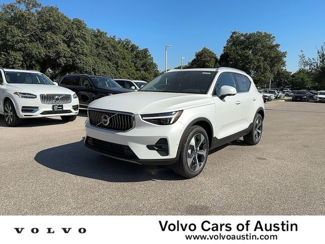 2025 Volvo XC40 Plus Bright Theme