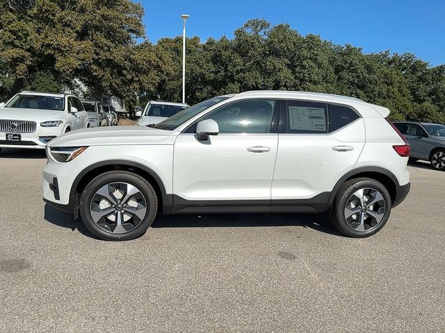 2025 Volvo XC40 Plus Bright Theme