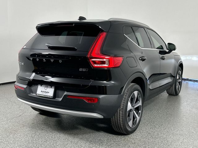 2025 Volvo XC40 Plus Bright Theme