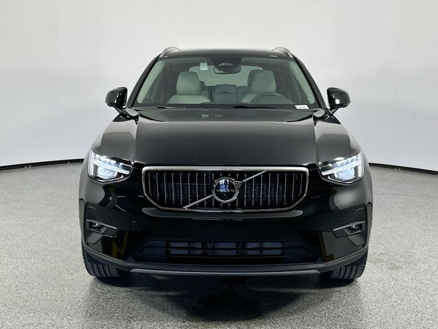 2025 Volvo XC40 Plus Bright Theme