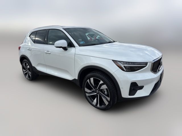 2025 Volvo XC40 Plus Bright Theme