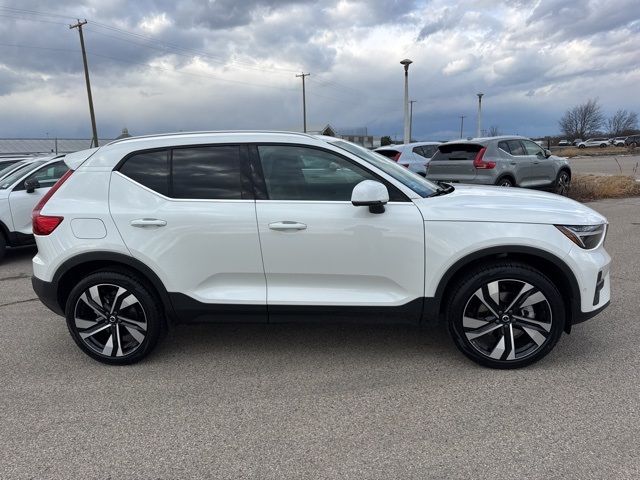 2025 Volvo XC40 Plus Bright Theme