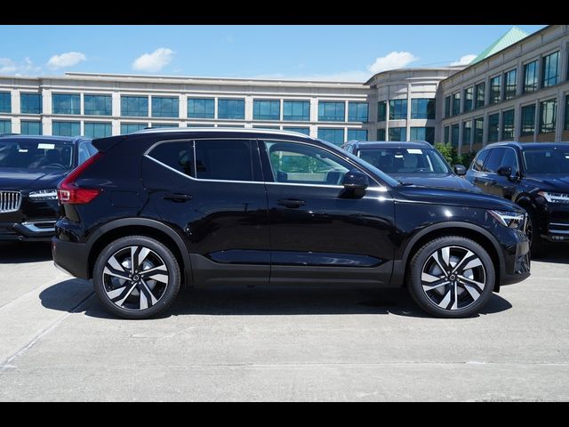 2025 Volvo XC40 Plus Bright Theme