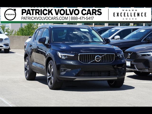 2025 Volvo XC40 Plus Bright Theme