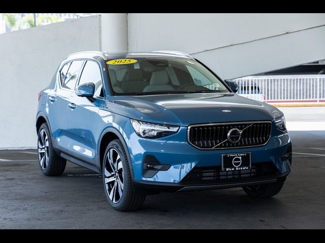 2025 Volvo XC40 Plus Bright Theme