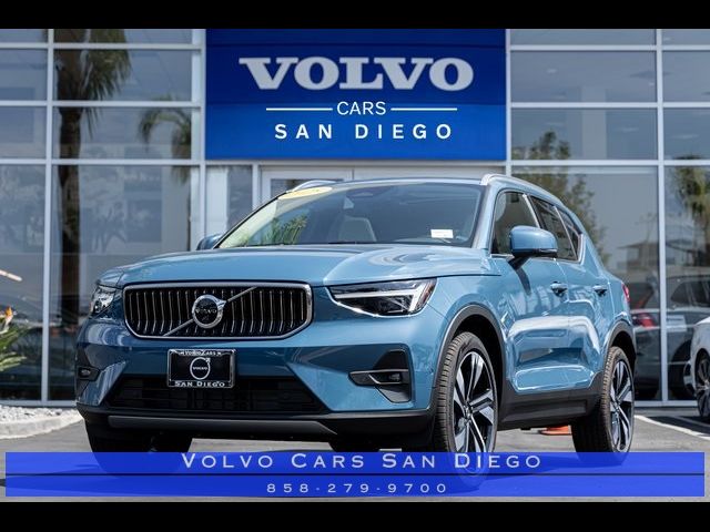 2025 Volvo XC40 Plus Bright Theme