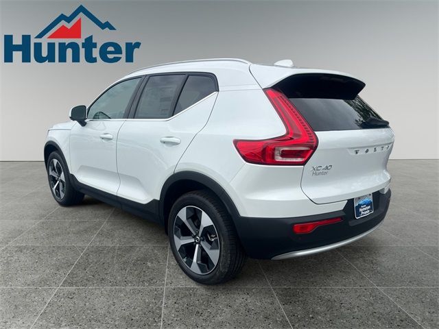 2025 Volvo XC40 Plus Bright Theme