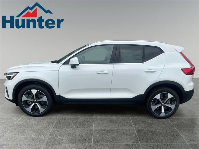 2025 Volvo XC40 Plus Bright Theme