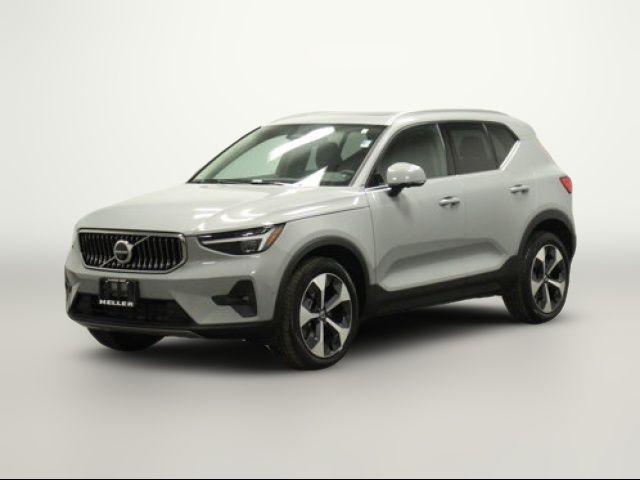 2025 Volvo XC40 Plus Bright Theme