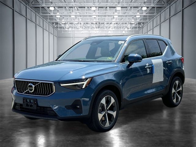 2025 Volvo XC40 Plus Bright Theme