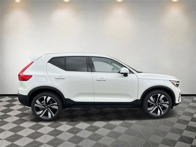 2025 Volvo XC40 Plus Bright Theme