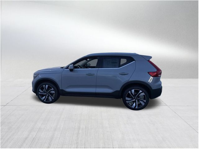 2025 Volvo XC40 Plus Bright Theme