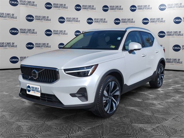 2025 Volvo XC40 Plus Bright Theme