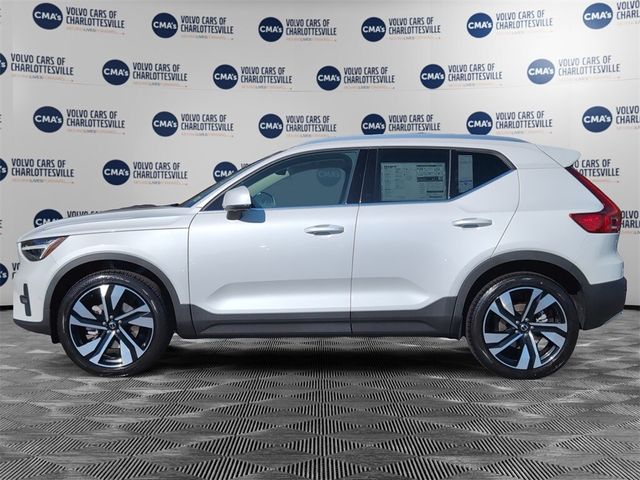 2025 Volvo XC40 Plus Bright Theme