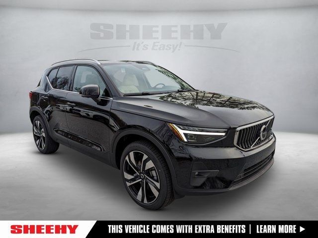 2025 Volvo XC40 Plus Bright Theme