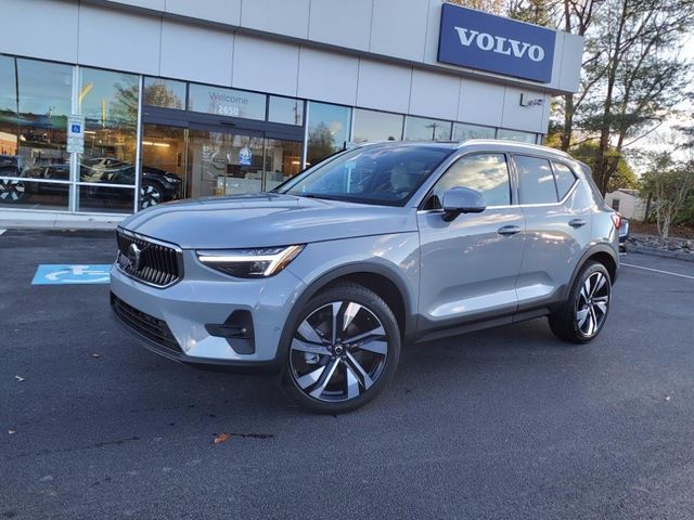 2025 Volvo XC40 Plus Bright Theme