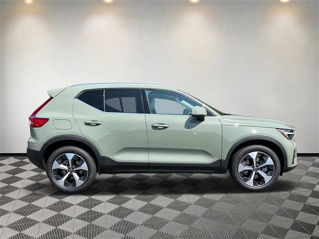 2025 Volvo XC40 Plus Bright Theme