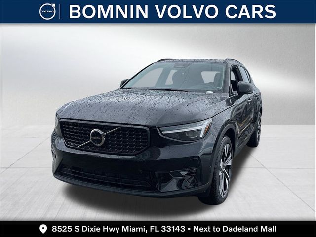 2025 Volvo XC40 Plus Bright Theme