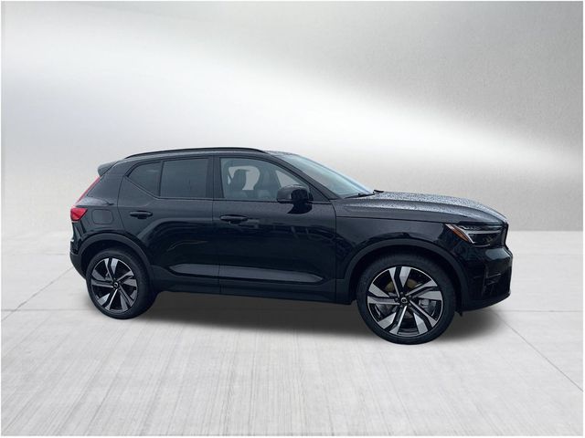 2025 Volvo XC40 Plus Bright Theme