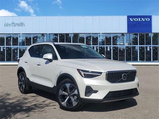 2025 Volvo XC40 Plus Bright Theme