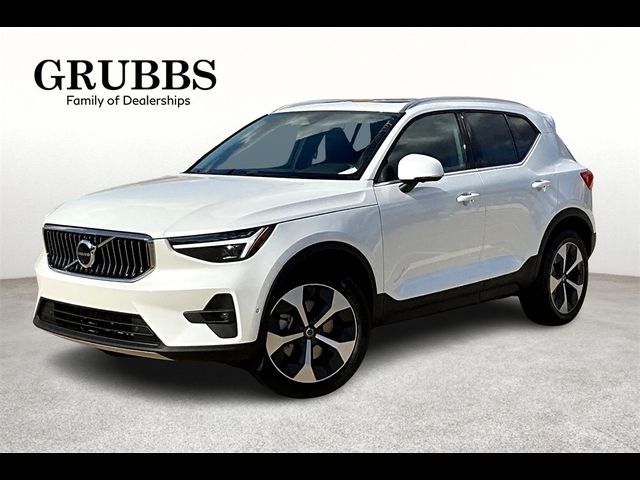 2025 Volvo XC40 Plus Bright Theme