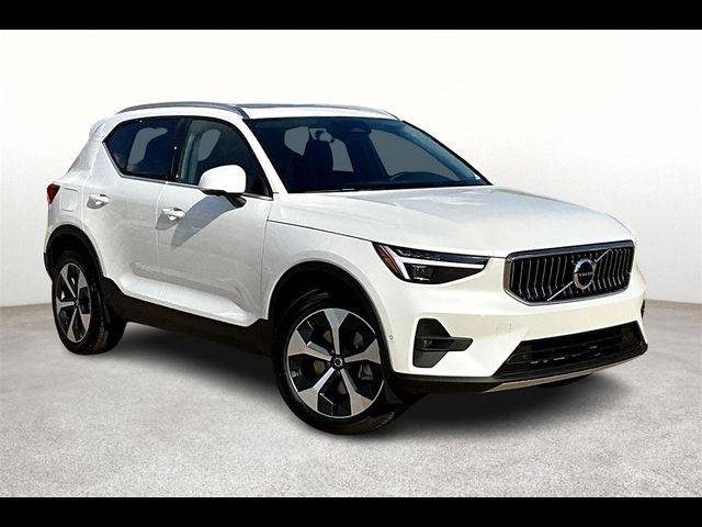 2025 Volvo XC40 Plus Bright Theme