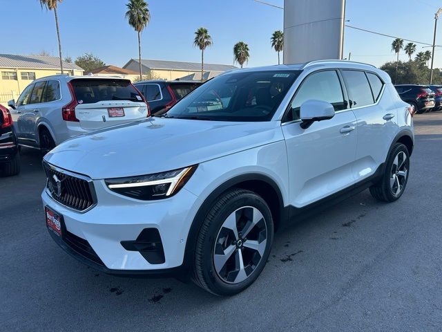 2025 Volvo XC40 Plus Bright Theme