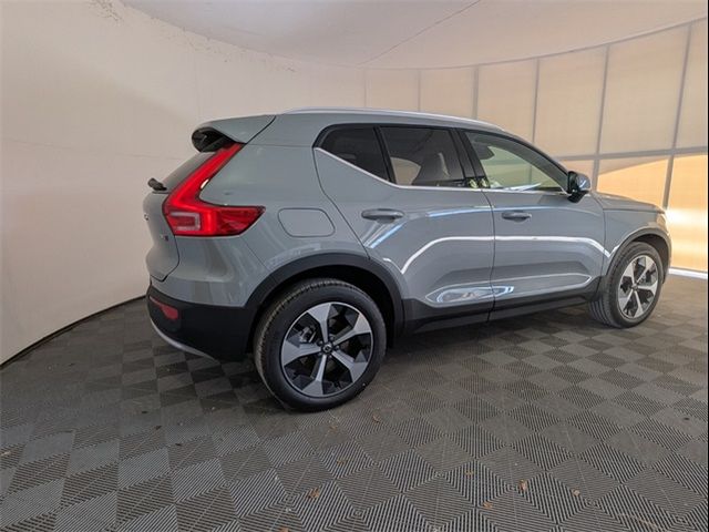 2025 Volvo XC40 Plus Bright Theme